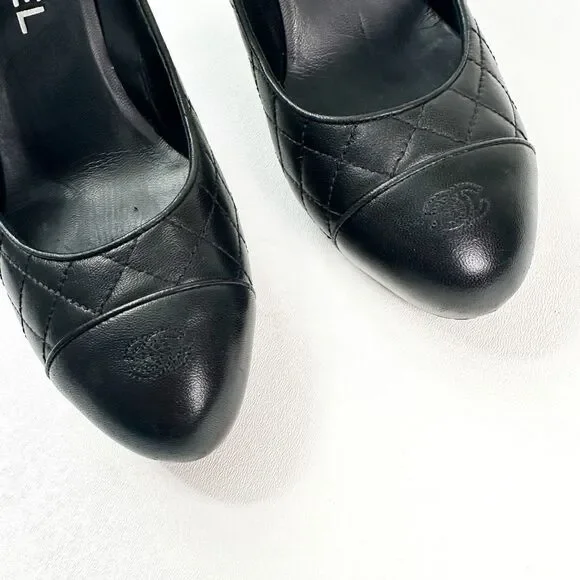 CHANEL Quilted Platform Black Pumps Size 38.5 US 8 CC Logo Heel Cap Toe - Picture 5 of 12